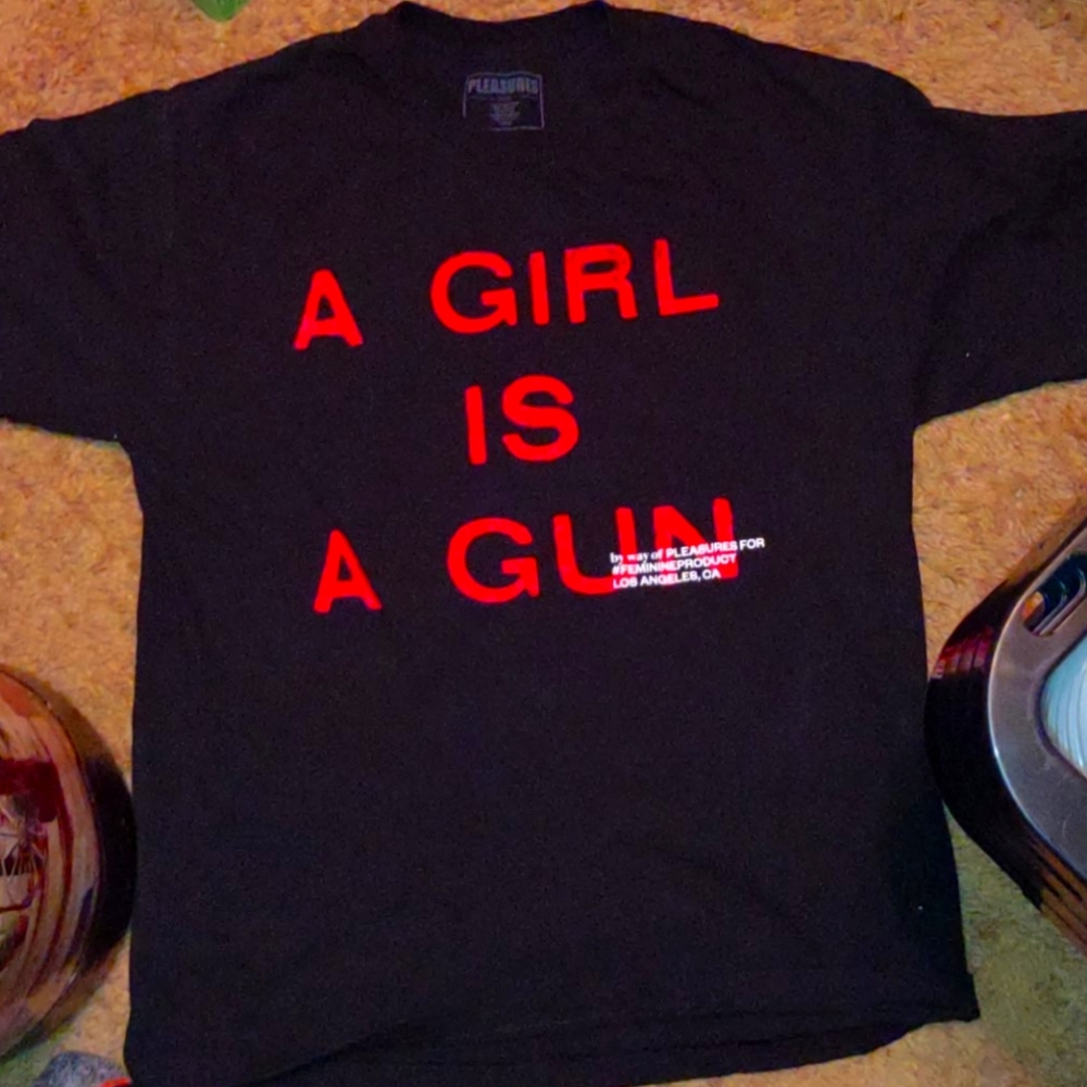 Pleasure tshirt